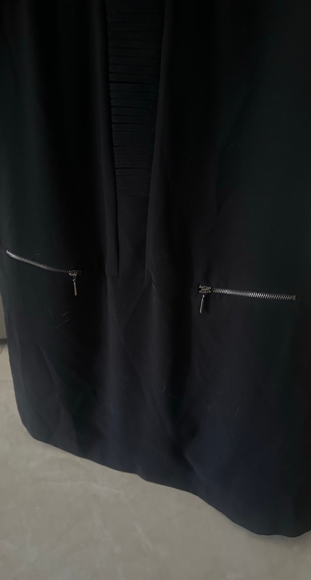 Siyah V Yaka Kısa Kollu elbise - Görsel 4