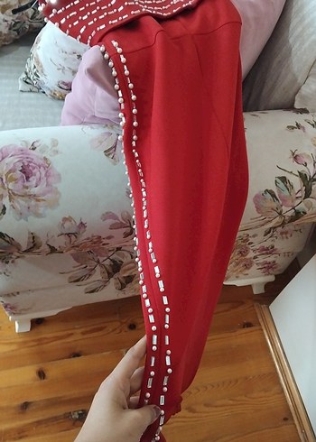 İnci İşlemeli Kırmızı Uzun Abiye Elbise - Görsel 4