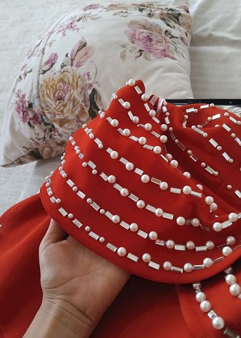 İnci İşlemeli Kırmızı Uzun Abiye Elbise - Görsel 8