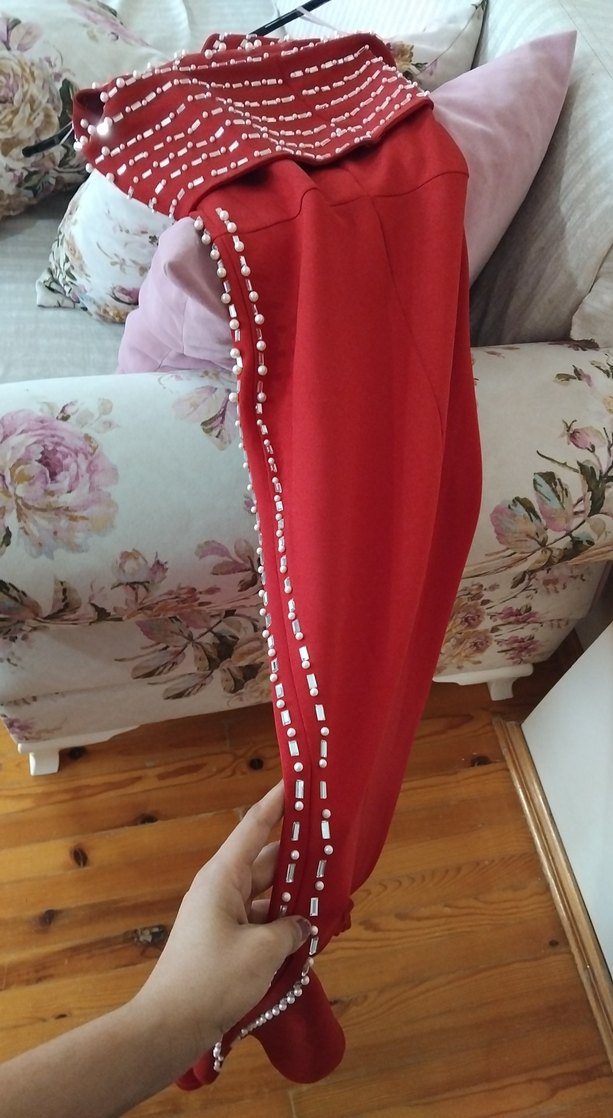 İnci İşlemeli Kırmızı Uzun Abiye Elbise - Görsel 4