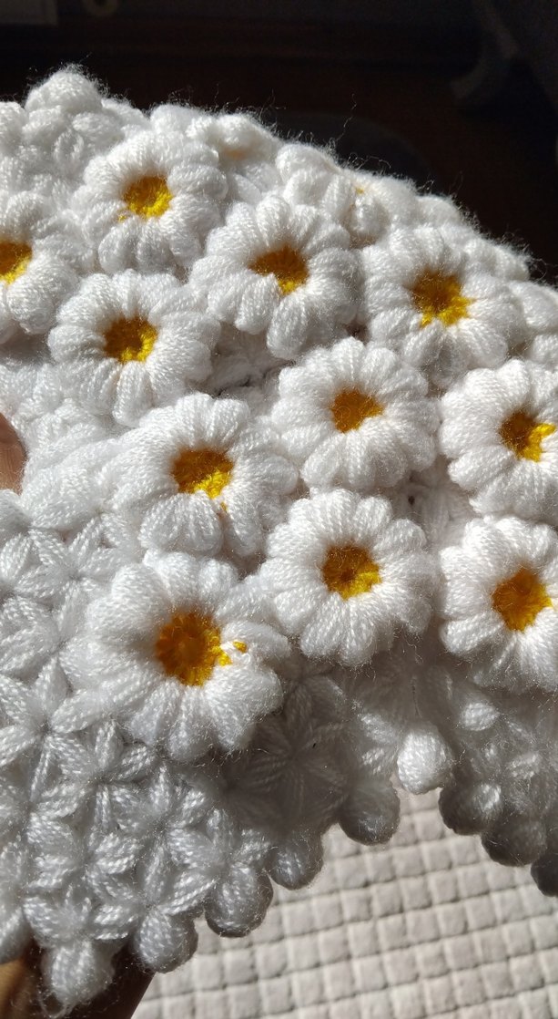 Beyaz Papatya Desenli El Yapımı Örtü - Görsel 2