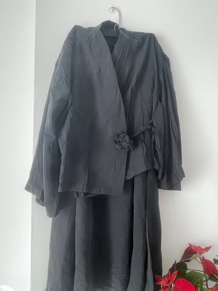 Siyah Uzun Kollu Gevşek Kesim Kadın Elbisesi - Görsel 2