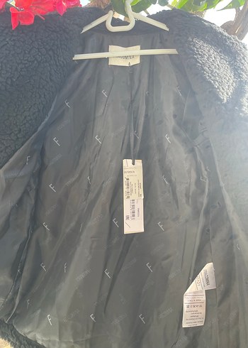 Siyah 
Uzun Peluş Kadın Kaban - Görsel 3