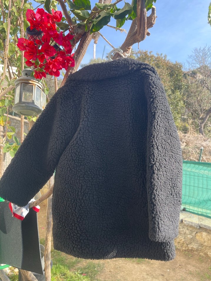 Siyah 
Uzun Peluş Kadın Kaban - Görsel 4