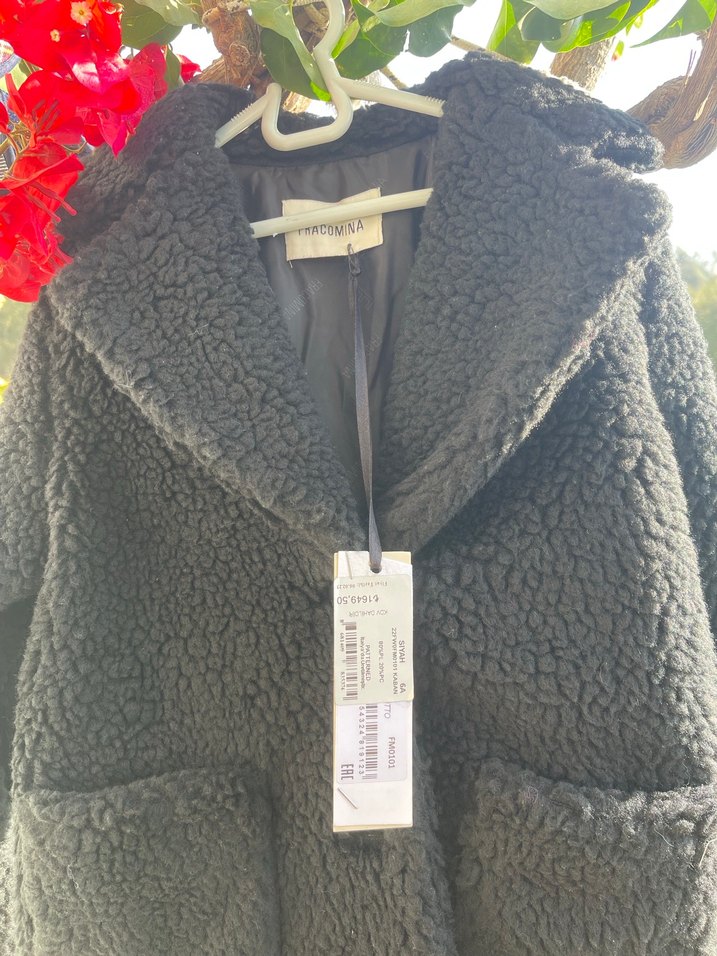 Siyah 
Uzun Peluş Kadın Kaban - Görsel 5