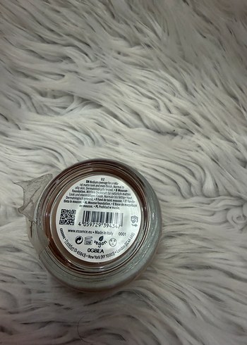 Essence Natural Matte Mousse Fondöten 02 - Görsel 4