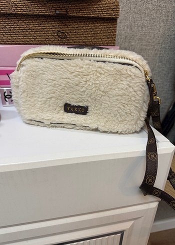 Vakko Beyaz Peluş Kadın Omuz Çantası - Görsel 3