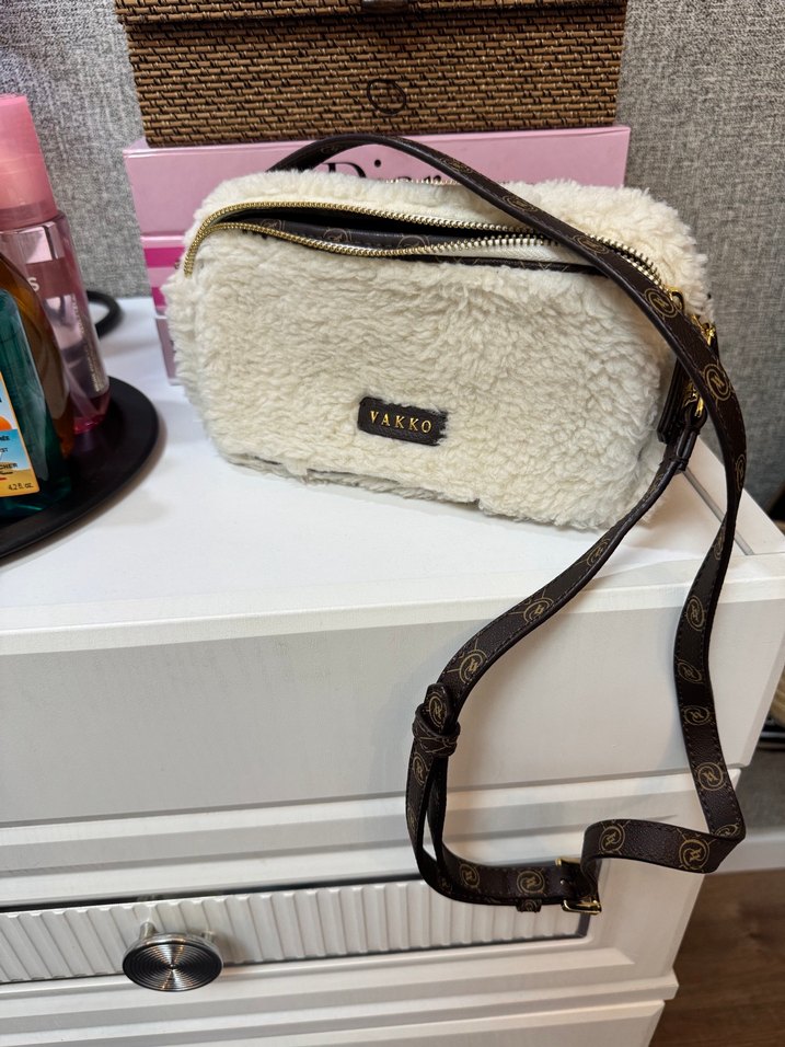 Vakko Beyaz Peluş Kadın Omuz Çantası - Görsel 2