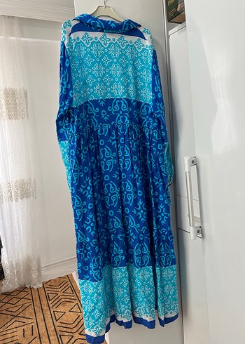 Mavi Batik Desenli Uzun Kadın Elbise - Görsel 3