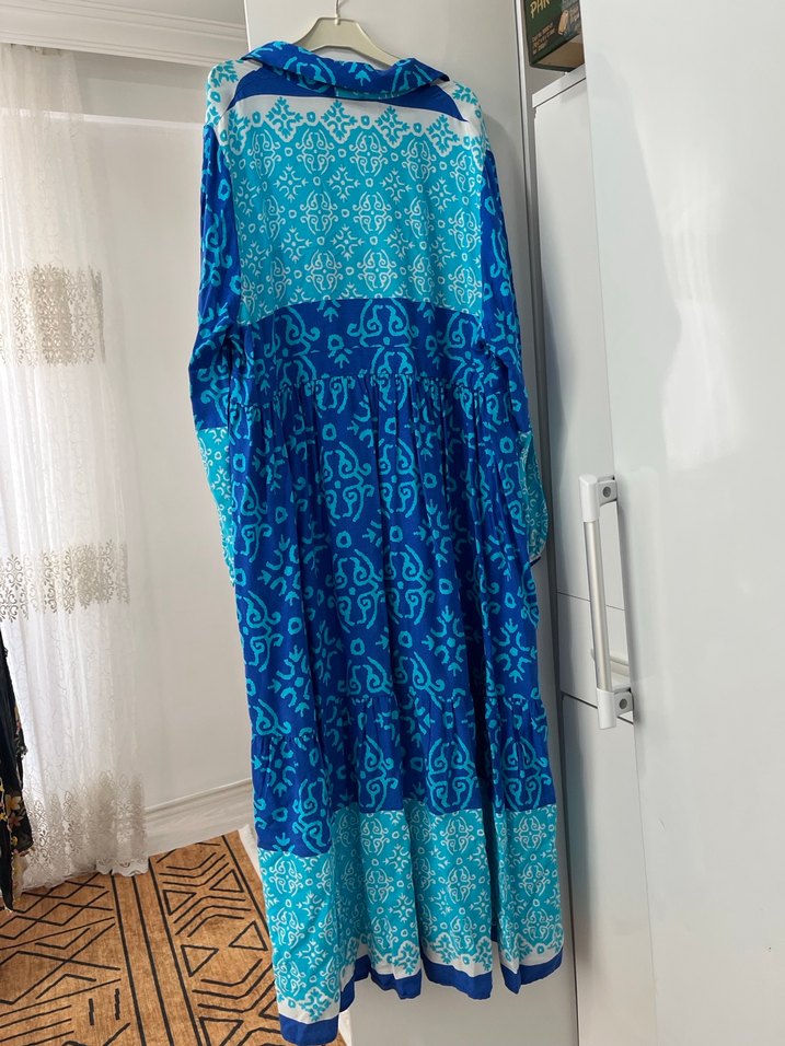 Mavi Batik Desenli Uzun Kadın Elbise - Görsel 3