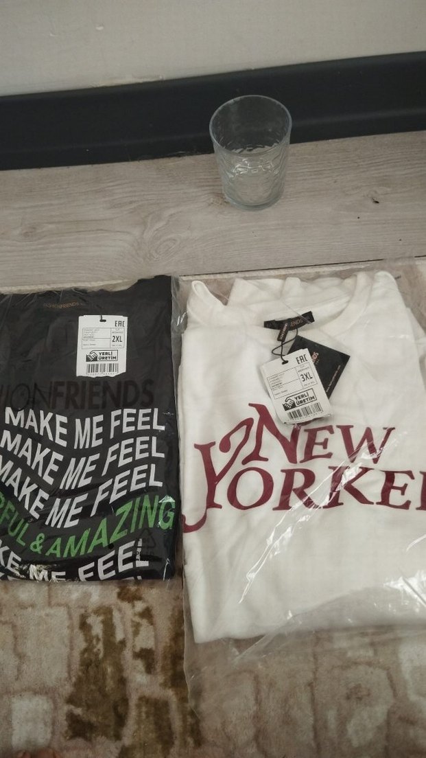 Beyaz Baskılı Kadın Tişörtü, Kısa Kollu, Salaş - Görsel 4