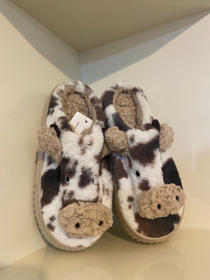 Leopar Desenli Kadın Peluş Ev Terliği İnek Desenli - Görsel 2