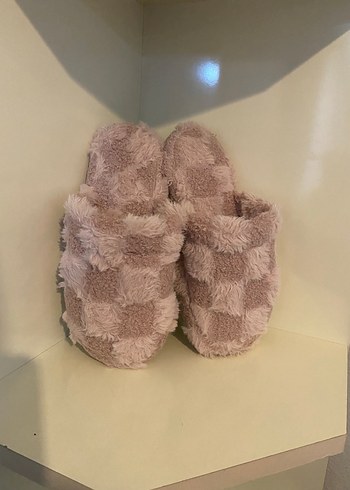 Peluş Pembe Kadın Terlikler - Görsel 3