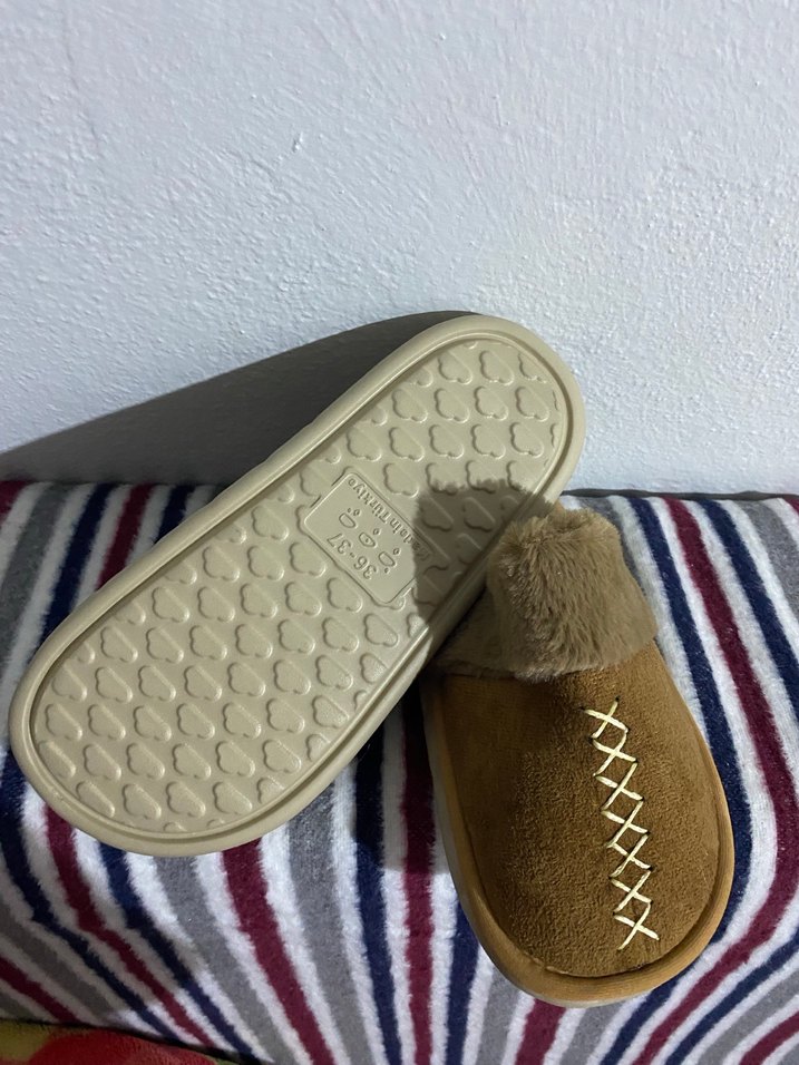 Kahverengi Kürklü Kadın Ev Terliği - Görsel 2