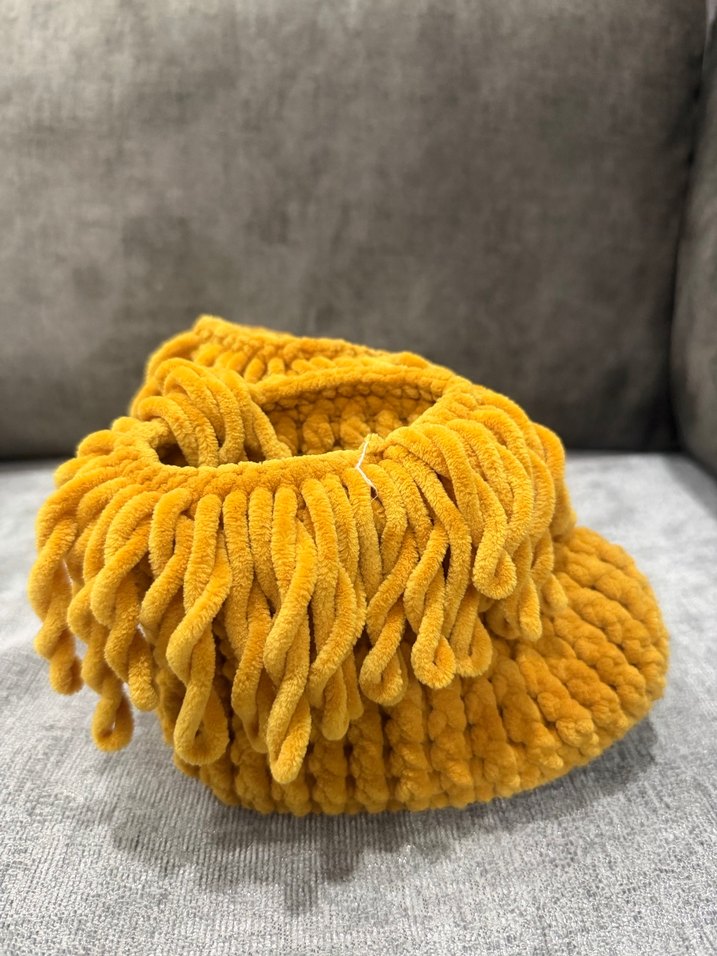 Çocuk Sarı Örgü Yün Ev Botu - Görsel 2