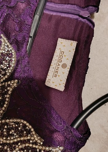 Uzun Kollu Mor Dantel İşlemeli Elbise - Görsel 3