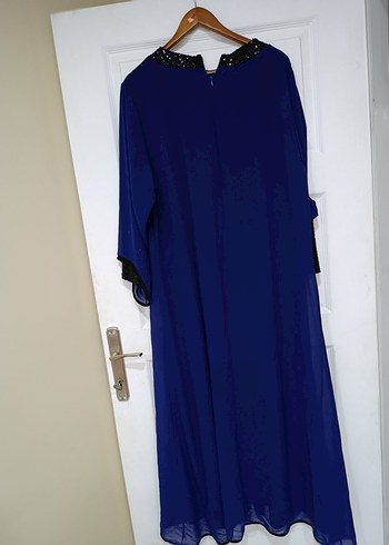 Uzun Kollu Mavi Nakışlı Uzun Elbise - Görsel 4