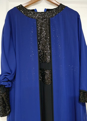 Uzun Kollu Mavi Nakışlı Uzun Elbise - Görsel 2