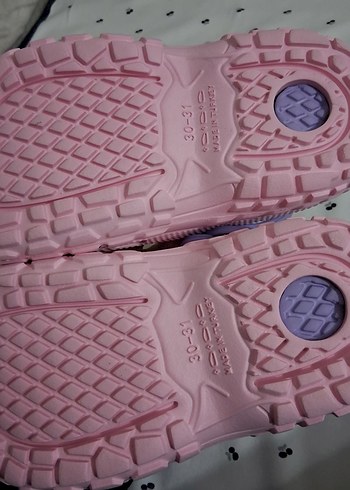 Kız Çocukları için Pembe Baskılı Kaydırmaz Terlik 30 31numara - Görsel 3