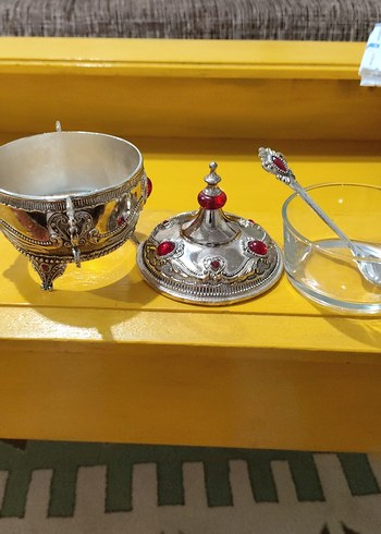 Kırmızı Desenli Parlak Kapaklı Şekerlik - Görsel 3