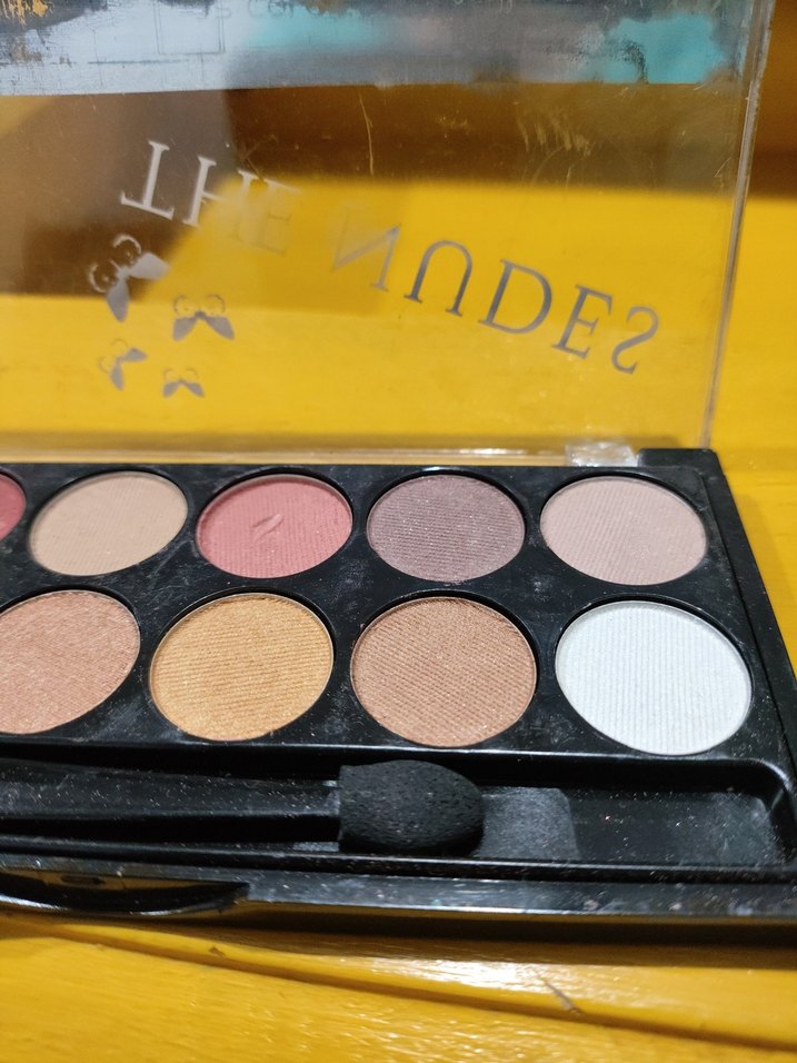 Çok Renkli Göz Farı Paletleri - Görsel 3