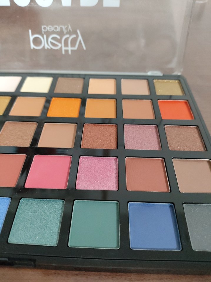 Pretty Beauty ESCAPE Artist Far Paleti - Görsel 4