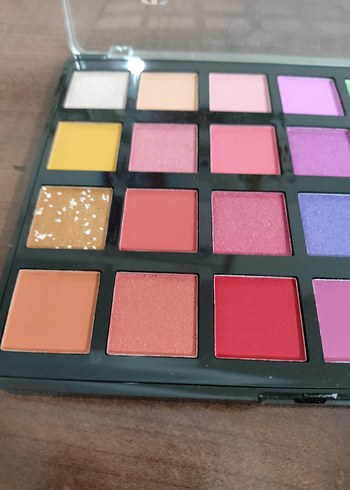 Rival Beauty Çok Renkli Göz Farı Paleti - Görsel 3