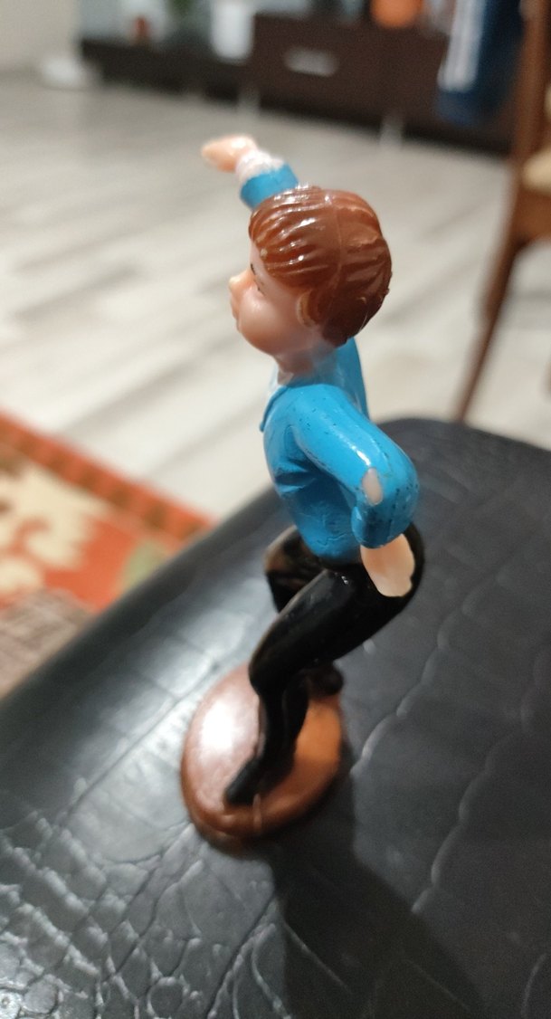 Mavi Gömlekli Figür ve Batman Anahtarlık - Görsel 3