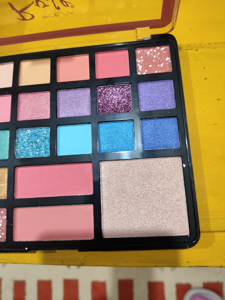 Çok Renkli Göz Farı Paleti - Görsel 3