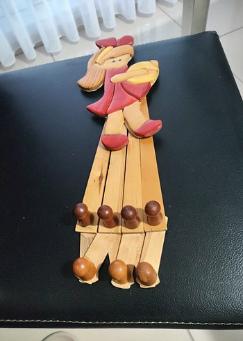 Renkli Ahşap Kız Figürlü Askılık - Görsel 6