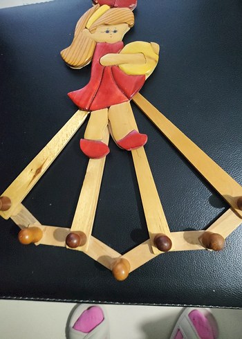 Renkli Ahşap Kız Figürlü Askılık - Görsel 3