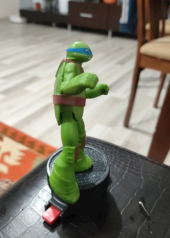 Kahverengi Kayışlı Yeşil Aksiyon Figürü
NİNJA KAPLUMBAĞA - Görsel 3