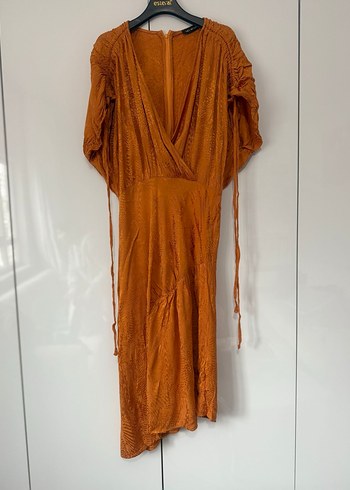 Drapeli V Yaka Kahverengi Uzun Keten Elbise - Görsel 6