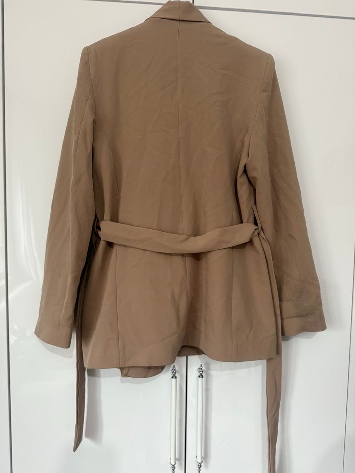 Bej Kemerli Kadın Ceket - Görsel 3
