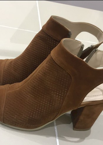 Bej Süet Kadın Tokalı Blok Topuklu Sandalet - Görsel 2