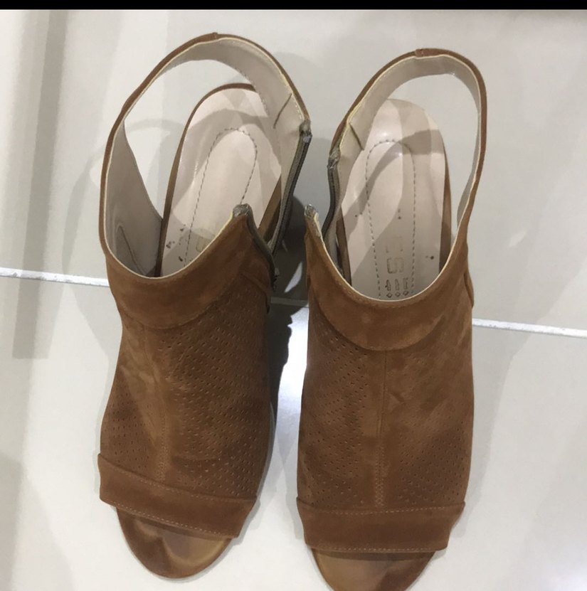 Bej Süet Kadın Tokalı Blok Topuklu Sandalet - Görsel 3