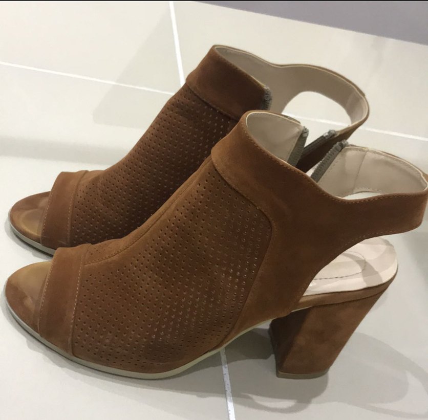 Bej Süet Kadın Tokalı Blok Topuklu Sandalet - Görsel 2