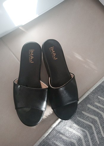 Siyah Dolgu Topuklu Kadın Sandalet - Görsel 3