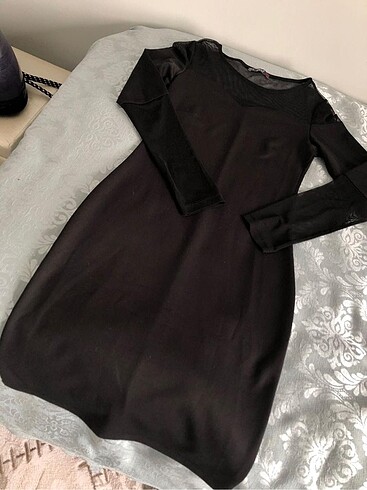 Dilvin siyah elbise