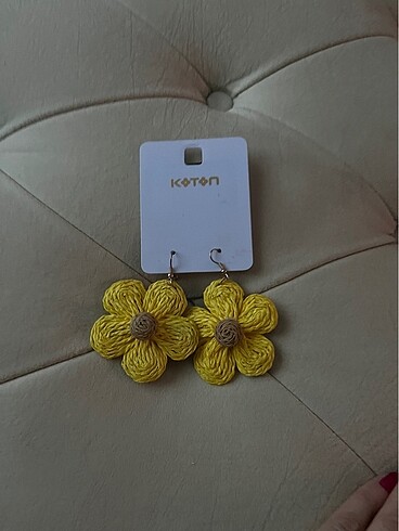 Koton sarı çiçek küpe