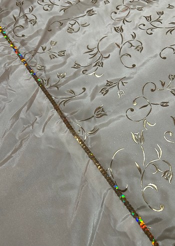 İşlemeli Beyaz Parlak Yatak Örtüsü - Görsel 2