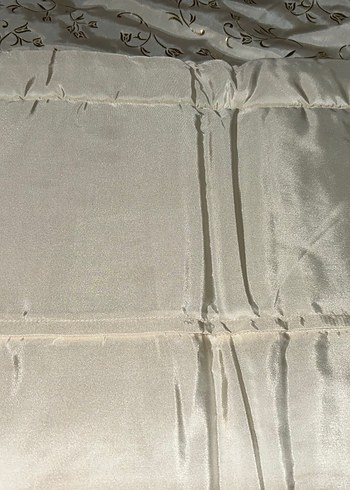 İşlemeli Beyaz Parlak Yatak Örtüsü - Görsel 9