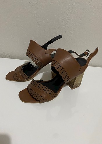 Kahverengi Deri Kadın Topuklu Sandalet - Görsel 2