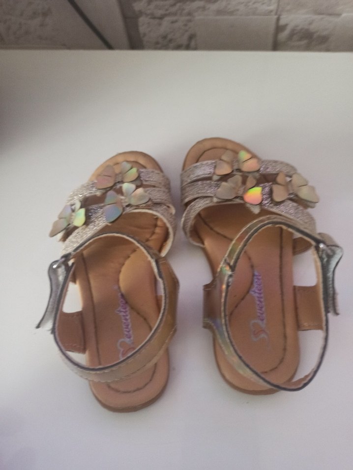 Kelebek Süslemeli Kız Çocuk Sandalet - Görsel 2