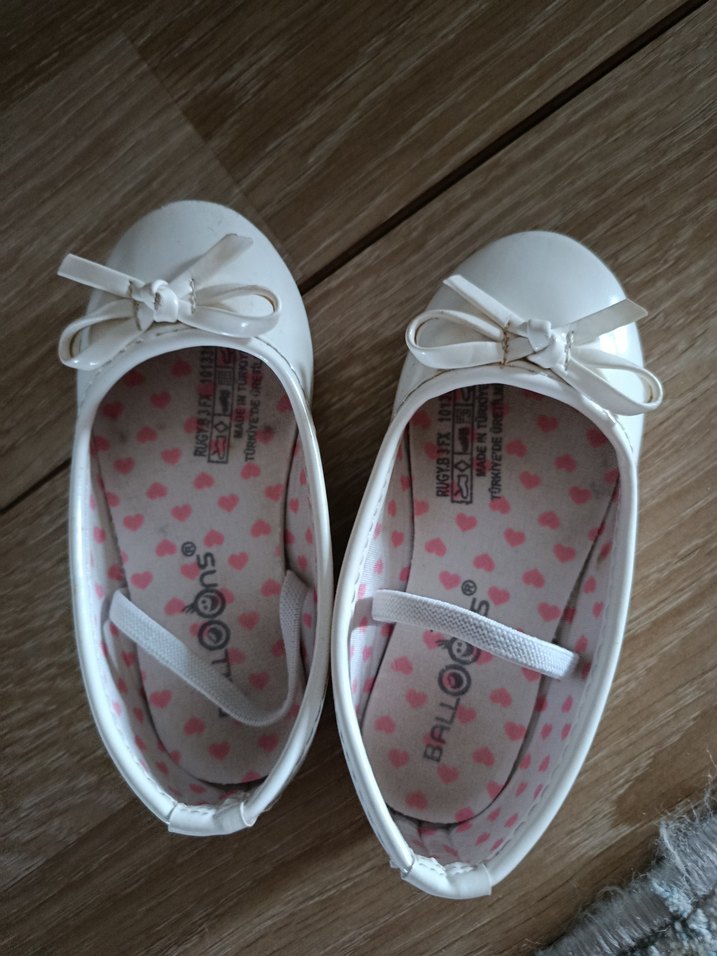 Fiyonklu Beyaz Kız Çocuk Babet - Görsel 3