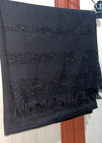 Kadın Siyah Drapeli Şal - Görsel 2