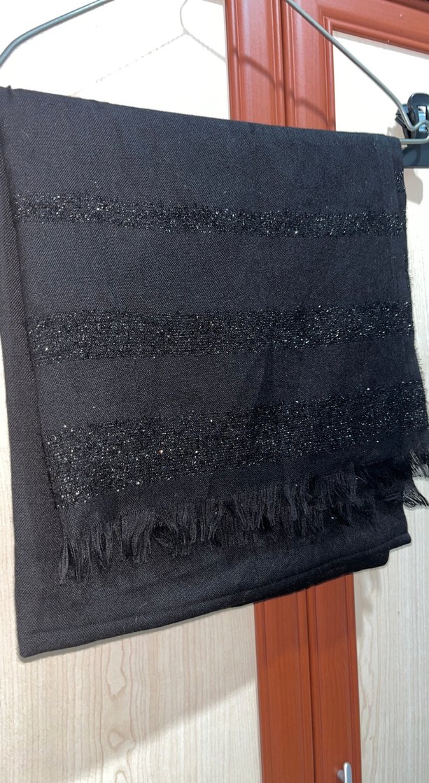 Kadın Siyah Drapeli Şal - Görsel 2