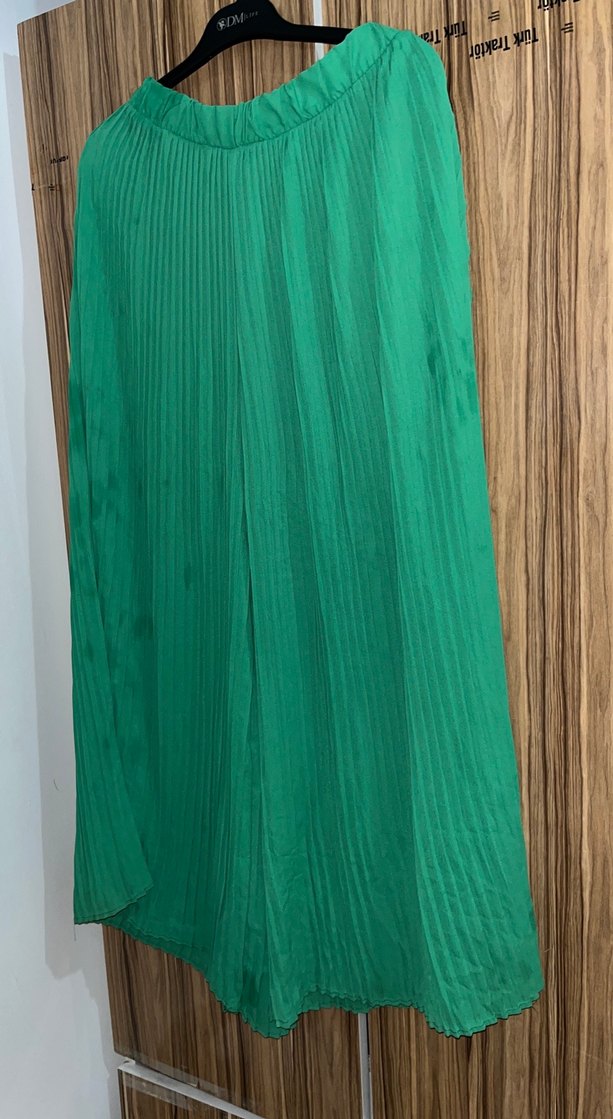 Yeşil Pliseli Salaş Kadın Kumaş Pantolon - Görsel 2