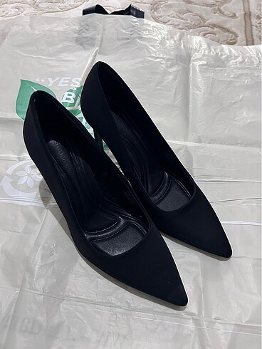 Stradivarius Stiletto
