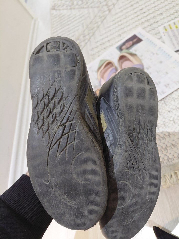 Siyah Erkek Futbol Ayakkabısı Velcro Detaylı - Görsel 2